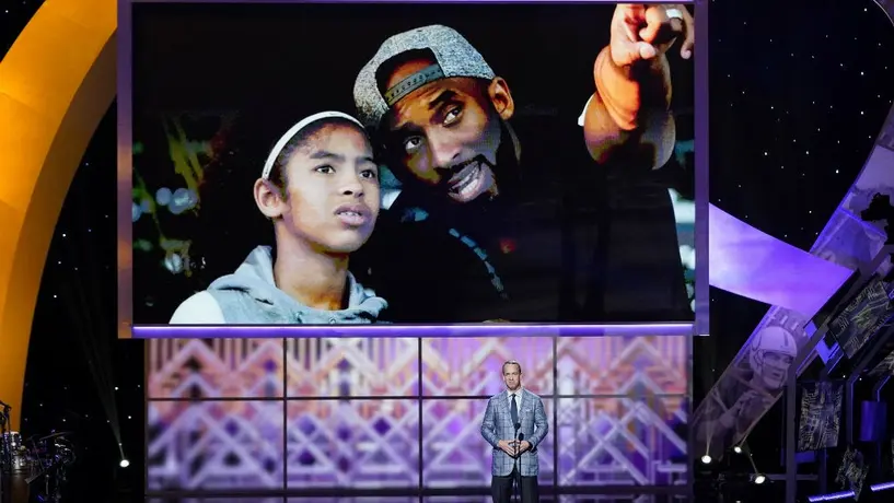 NFL rindió homenaje a Kobe Bryant durante entrega de premios
