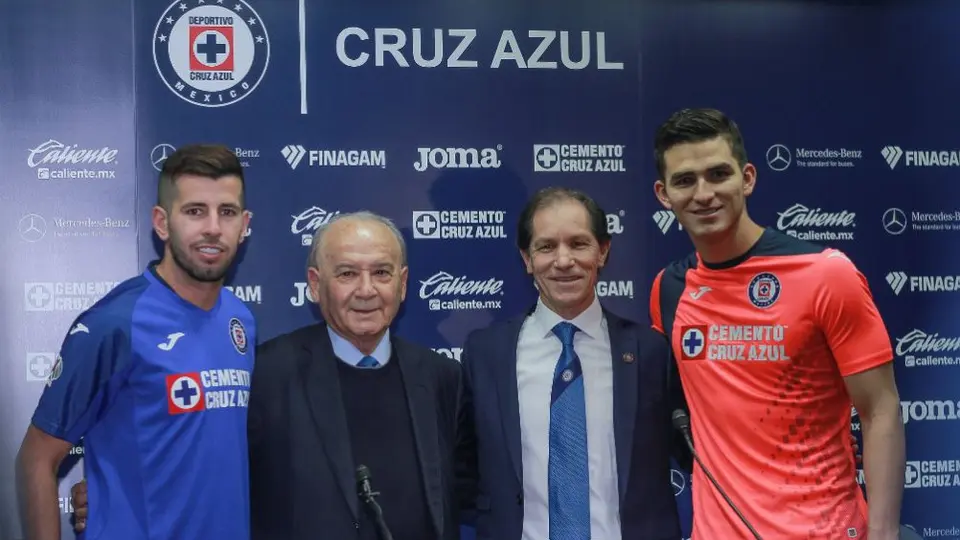 Cruz Azul presentó a sus nuevos elementos ante su afición