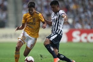 Jurgen Damm presumió su 'Manual para mandar centros precisos' del Pony Ruiz