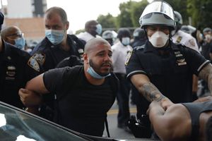 Declaran toque de queda en EEUU tras protestas por muerte de George Floyd