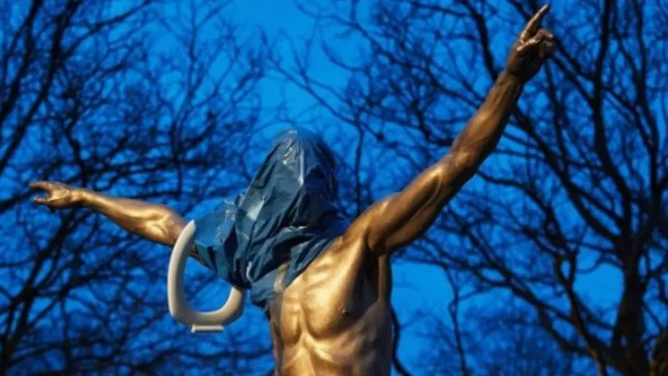 Estatua de Zlatan Ibrahimovic, nuevamente con actos vandálicos