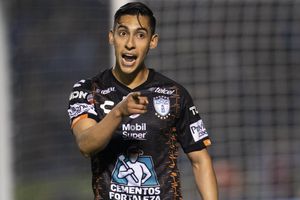 Erick Aguirre le 'reclamó' a Víctor Guzmán por abandonarlo