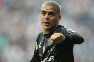 Brian Fernández, exjugador de Necaxa, sufrió asalto en Argentina