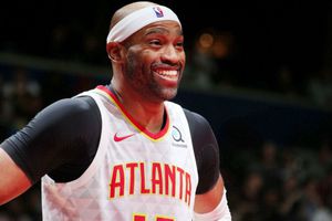 Vince Carter, primer jugador de la NBA en jugar durante cuatro décadas