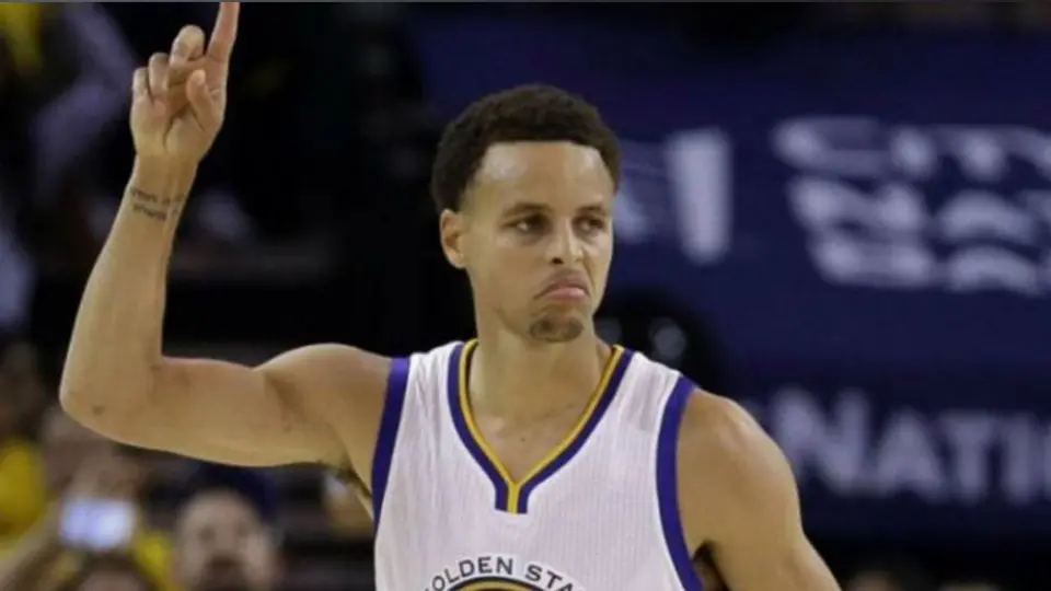 Stephen Curry regresaría con Warriors frente a Raptors