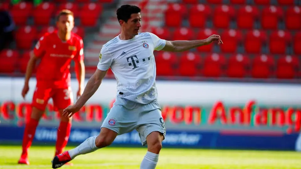 Lewandowski dejó de ser el delantero más valioso de la Bundesliga tras parón por Covid-19