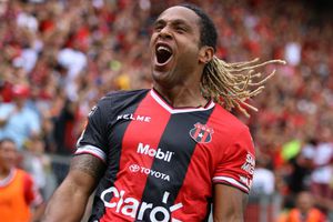 Jugador de apellido McDonald cambió a Burger King el nombre de su playera