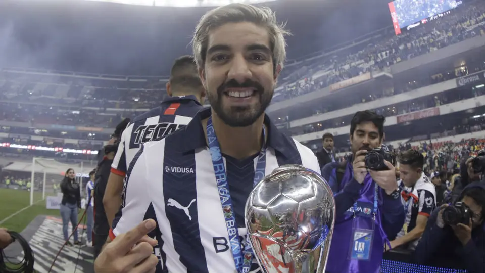 Rodolfo Pizarro: 'Me encantaría decir unas palabras, pero me multan'