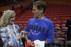 Mark Cuban, dueño de Mavericks, desmintió haber comprado avión presidencial