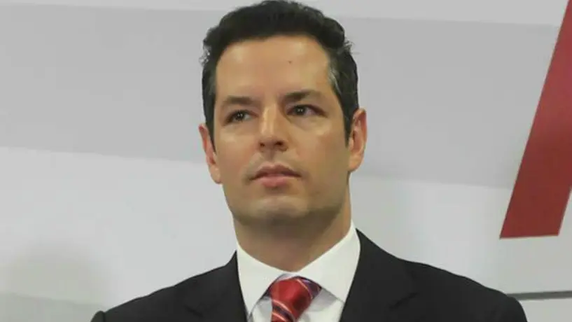 Murat evalúa desaparecer policías municipales por muerte de Alexander Martínez