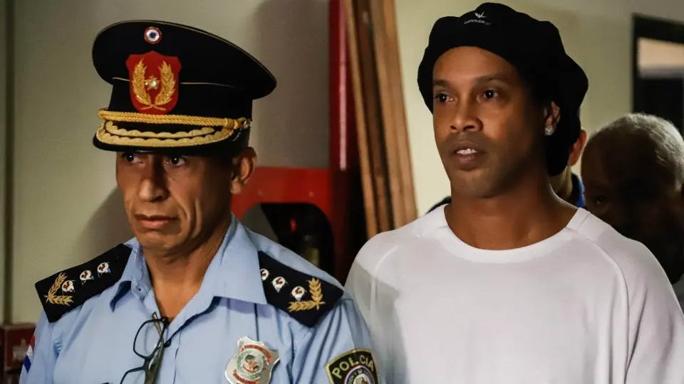 Pipino Cuevas: 'Ronaldinho está muy triste por la situación que está pasando'