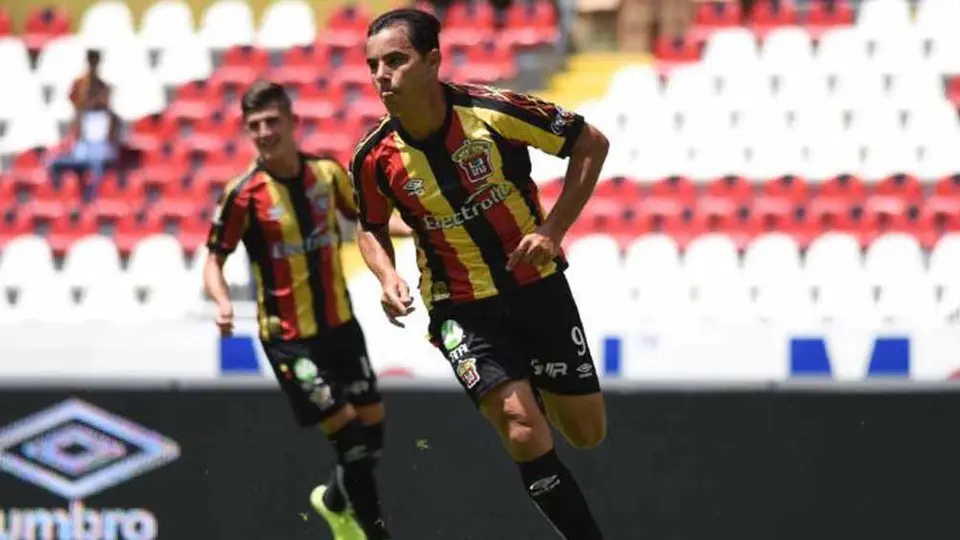 Omar Bravo reveló que su carrera futbolística llegaría nuevamente a su fin