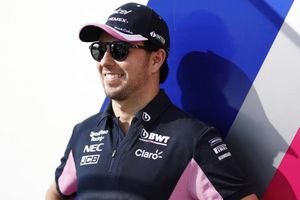 Checo Pérez, lideró sesión matinal en segundo día de pruebas en Barcelona