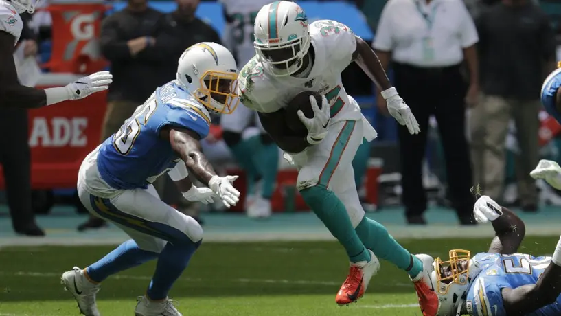 Kenyan Drake, nuevo jugador de los Cardinals tras canje con Dolphins