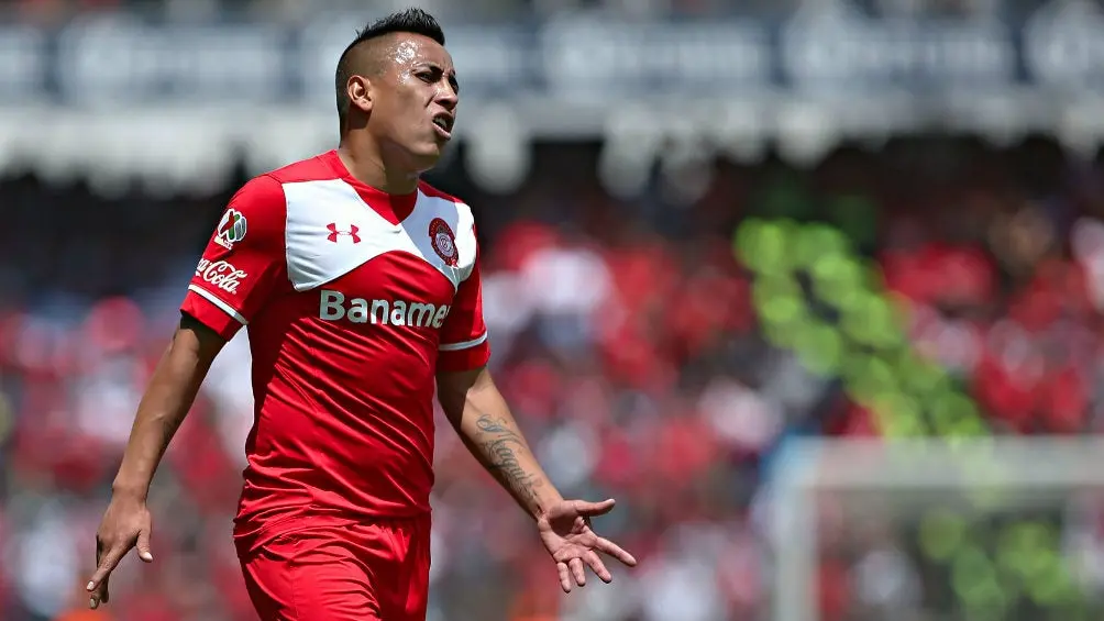 Christian Cueva, durante un juego del Toluca | IMAGO7