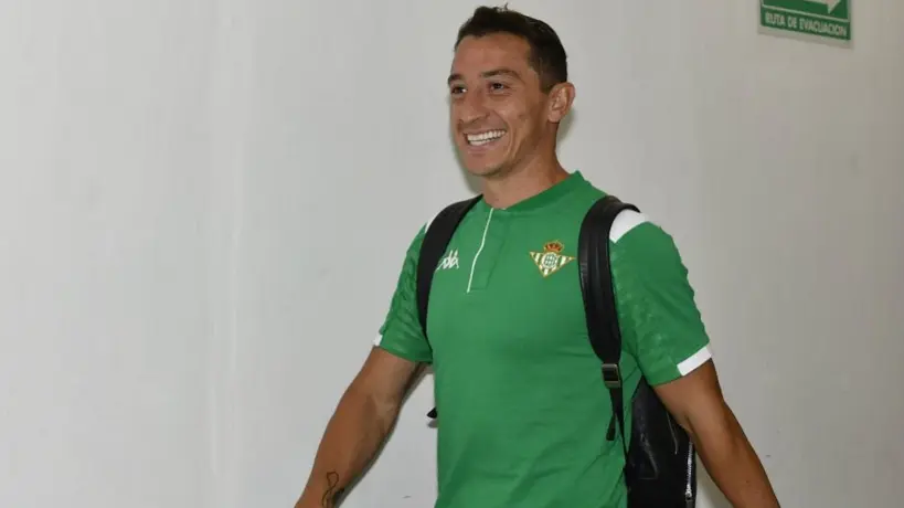 PSV tuvo gran detalle con Andrés Guardado tras nacimiento de su hija