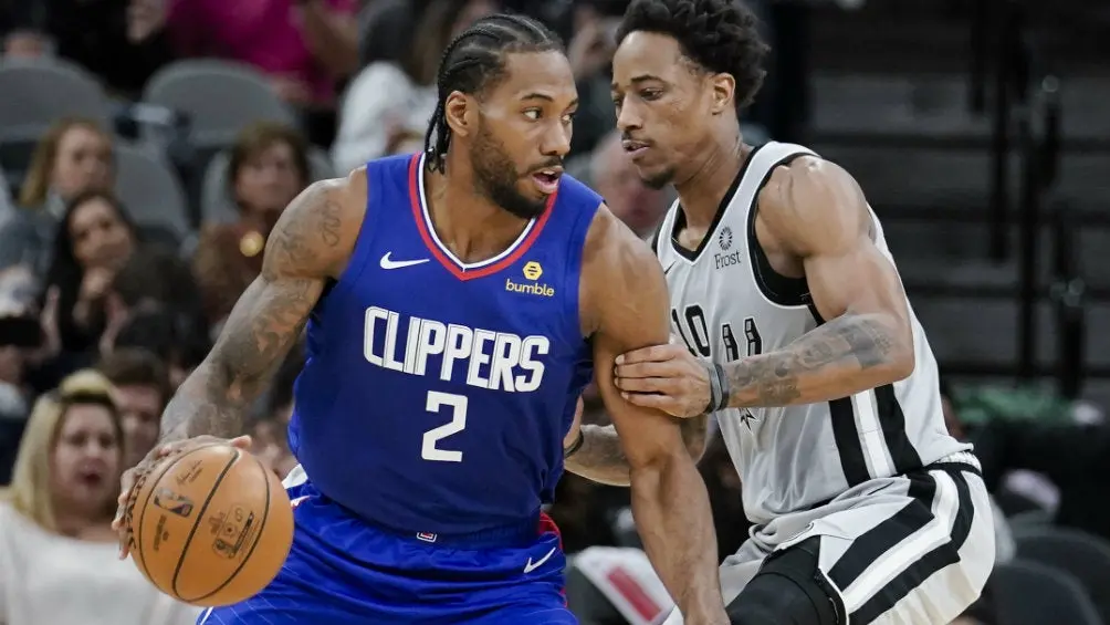 Kawhi Leonard durante un partido con Clippers | AP