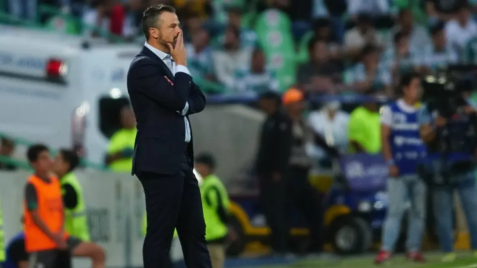 Rafael Puente llegó a once derrotas consecutivas como entrenador