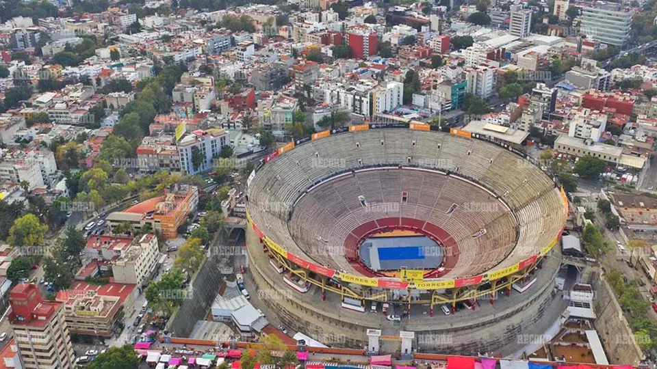 Así luce cancha en Plaza México para partido de Roger Federer