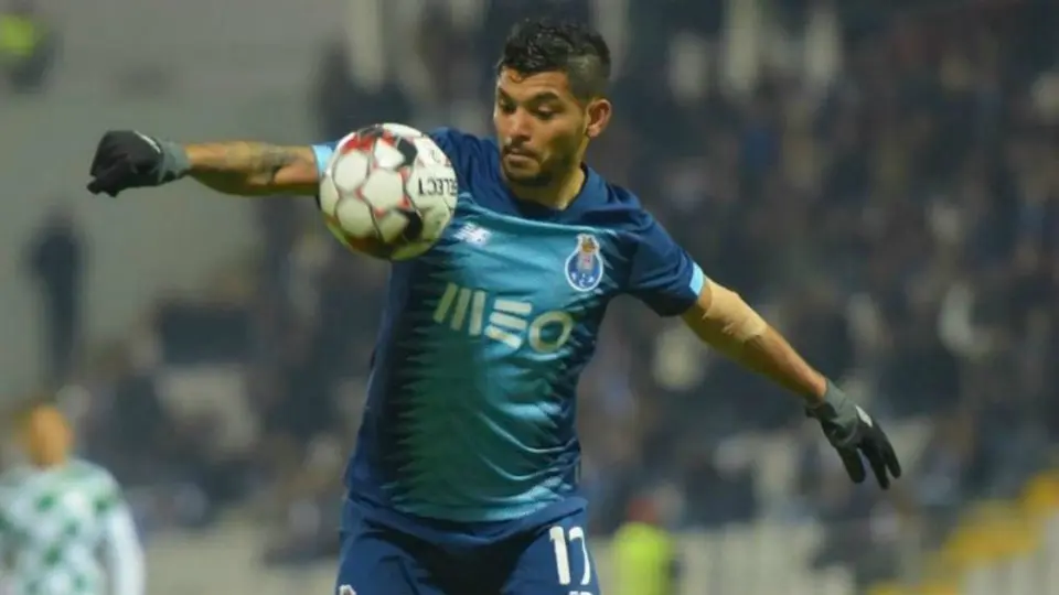 Tecatito Corona ganó premio al mejor gol del mes de enero en Portugal