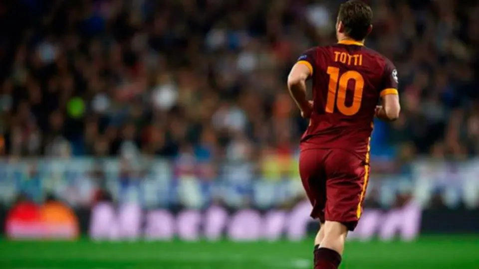 Totti: 'Real Madrid me ofrecía mucho para llegar, pero nadie podía estar arriba de Raúl'