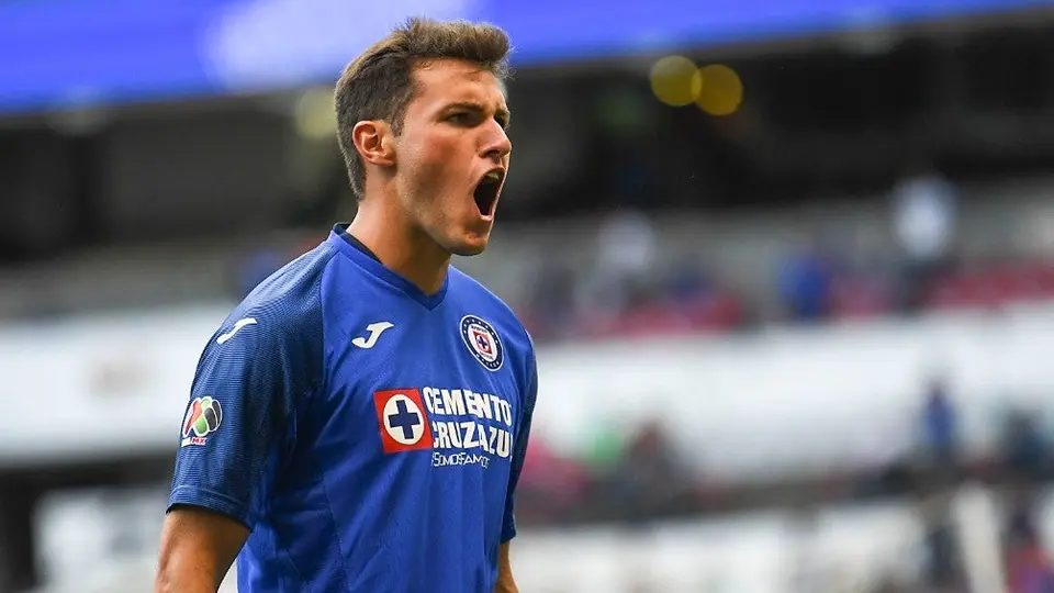 Santiago Giménez reveló porqué no se pondrá de titular en la eLigaMX