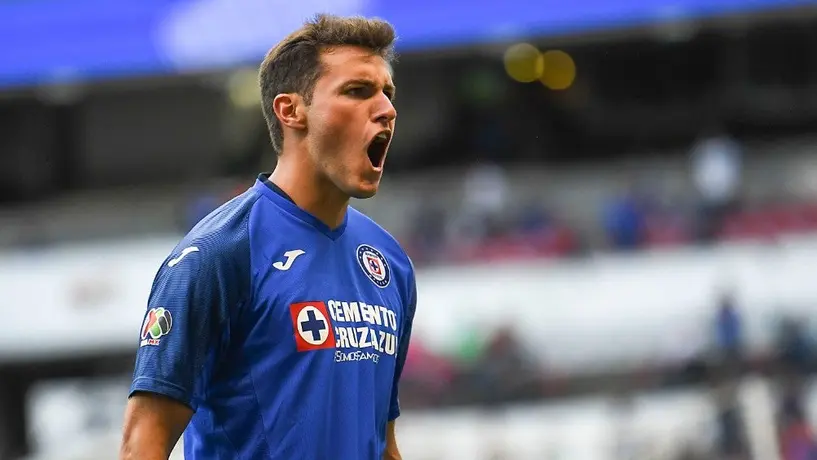 Santiago Giménez reveló porqué no se pondrá de titular en la eLigaMX