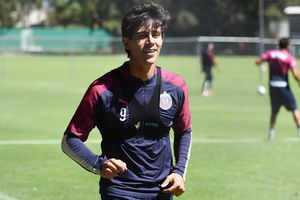 JJ Macías no rompió la dieta en convivio de Chivas