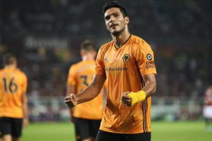 Raúl Jiménez se quejó del 'look' con el que aparece en el FIFA 20