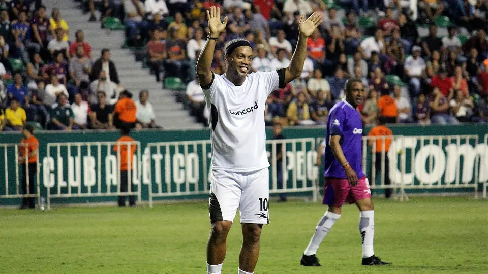 Ronaldinho, acusado de entrar a Paraguay con supuesto pasaporte falso