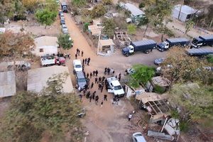 Encabeza Fiscalía desalojo de predio invadido en el cerro Mactumactzá