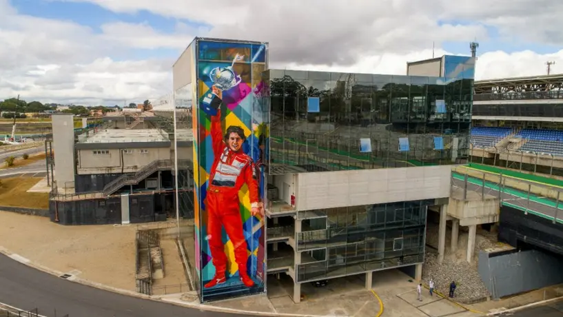 Autódromo de Interlagos celebró sus 80 años con un mural de Ayrton Senna