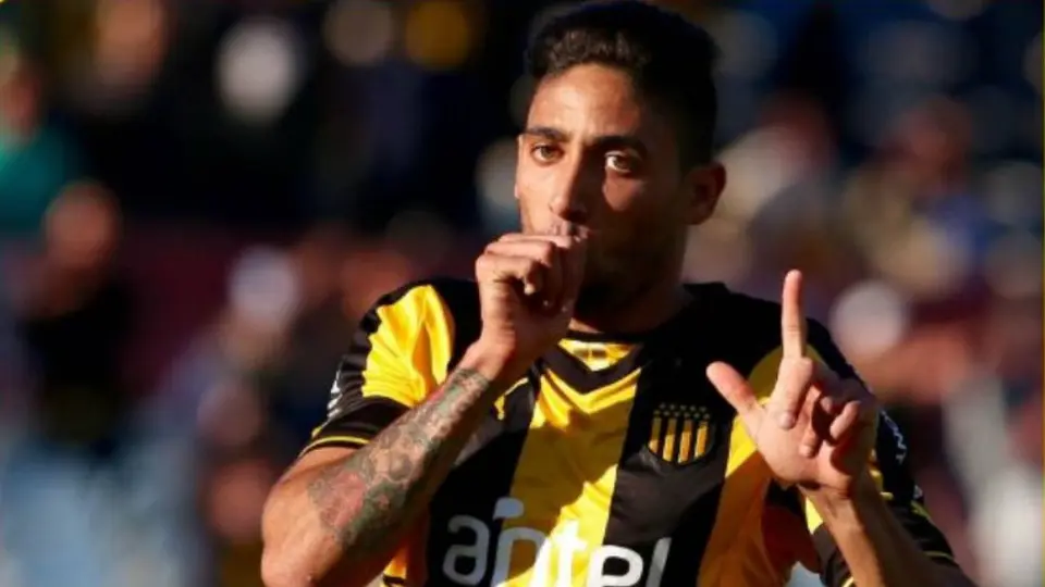 Jonathan Urretaviscaya dejó Rayados y regresó a Peñarol