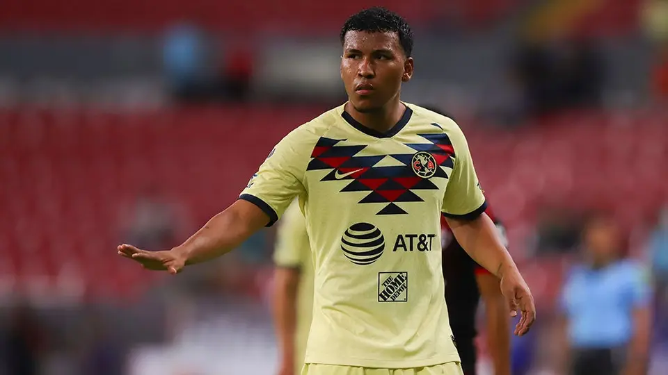 América: Roger Martínez no será titular contra Pumas