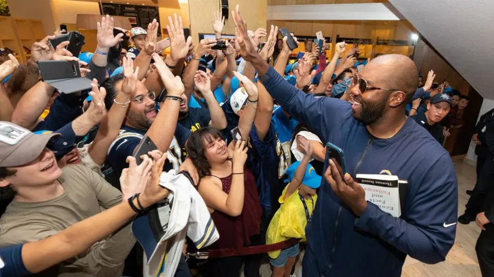 Chargers llegó a México para el Monday Night en el Estadio Azteca