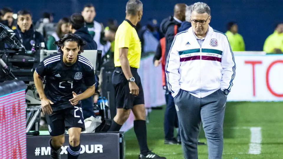 Tata Martino: 'Si el jugador no se va listo a Europa, puede pasar lo de Lainez'