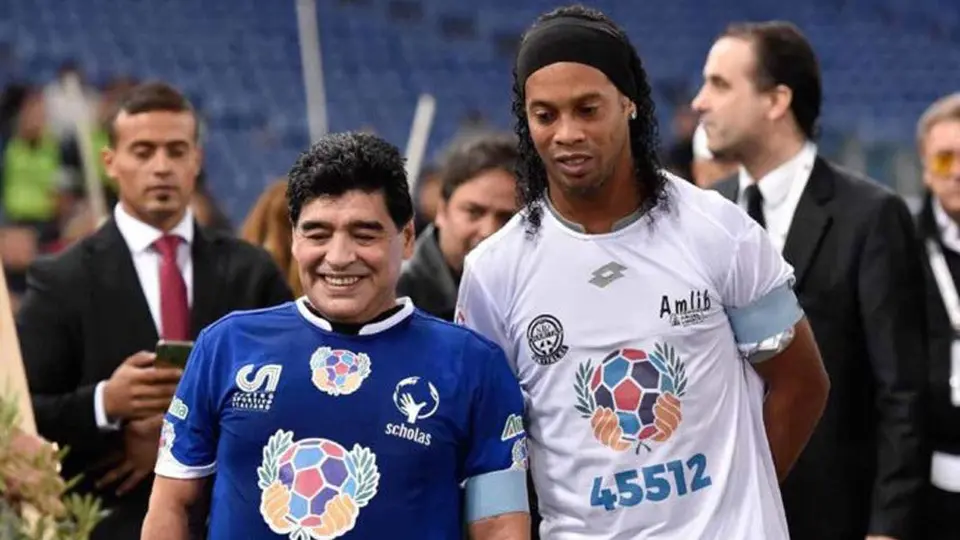 Maradona mandó mensaje de apoyo a Ronaldinho tras acusaciones en Paraguay