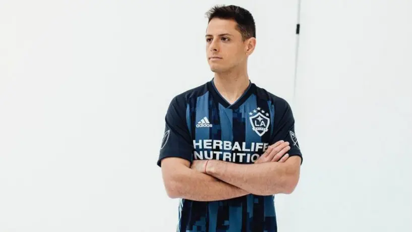 Chicharito lidera al Galaxy en el torneo virtual de la MLS