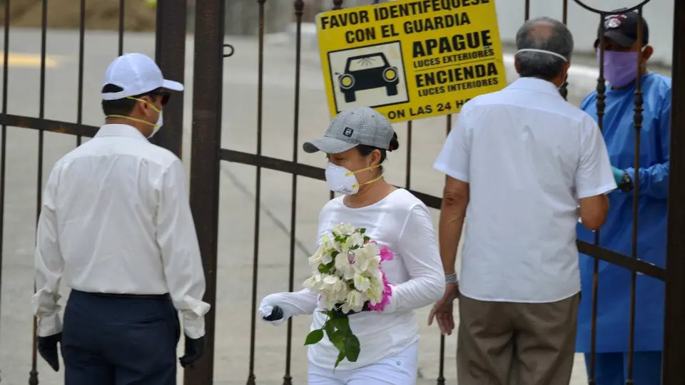 Gente no puede enterrar a 'sus muertos' en Guayaquil por coronavirus