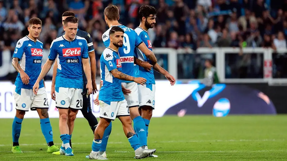Napoli y Chucky Lozano, castigados por crisis de resultados