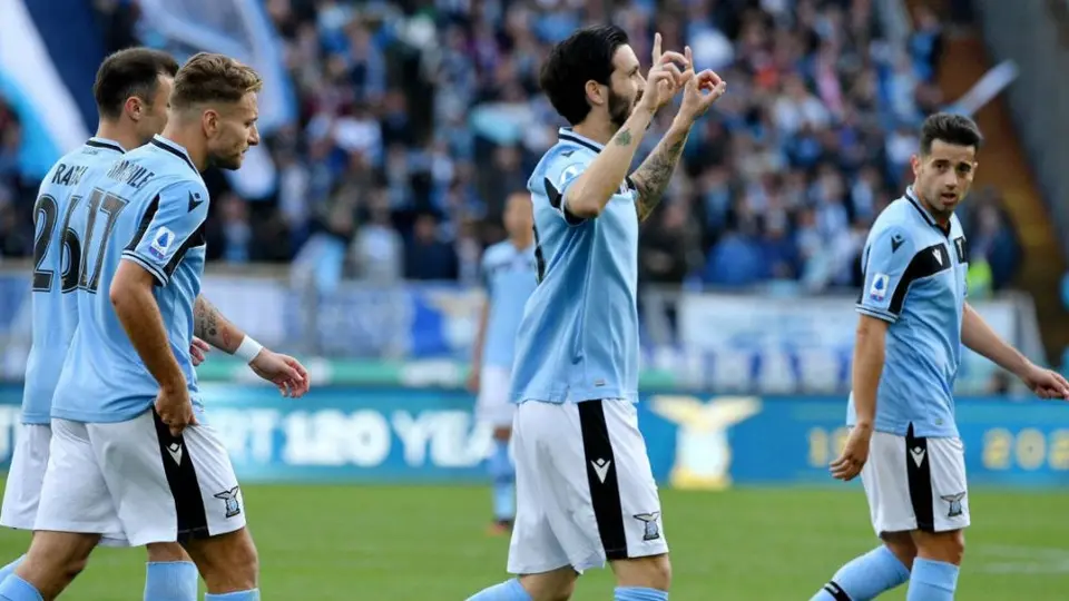 Lazio doblegó al Bolonia y asalta el liderato de la Serie A