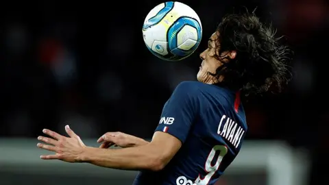 Padre de Cavani: 'En París vas a ganar todo, menos la Champions League'