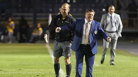 Miguel Herrera explotó contra el arbitraje de Marrufo y lo consideró "desastroso"