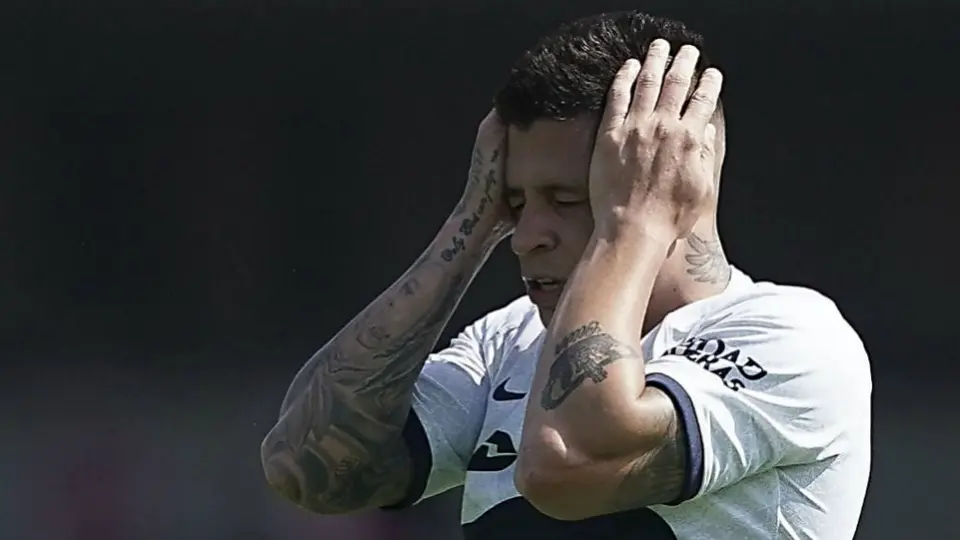 Pumas se tomó foto de fin de año sin Iturbe y él dice que no lo invitaron