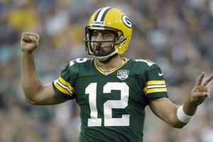 Aaron Rodgers le manda indirecta a Brees: 'No se trata de la bandera o el Himno'
