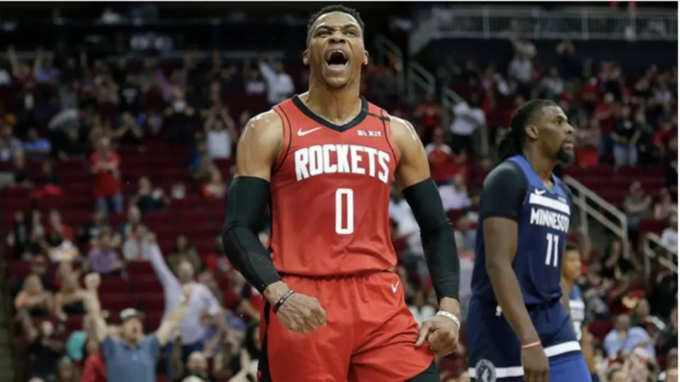 Russell Westbrook donó 650 computadoras a niños de escasos recursos