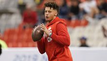 Mahomes y Butker brillaron en el calentamiento de los Chiefs en el Azteca