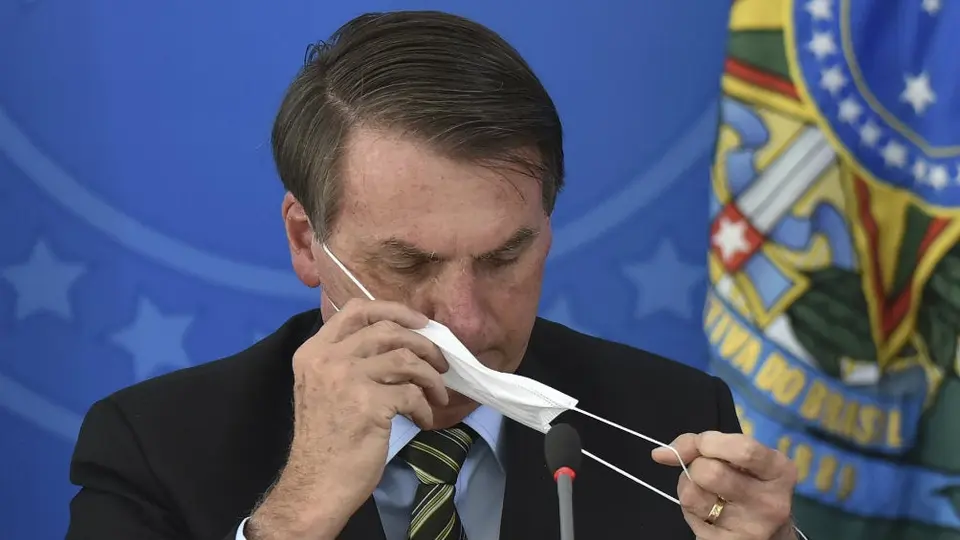 Bolsonaro: 'Brasil le está ganando por goleada al coronavirus'