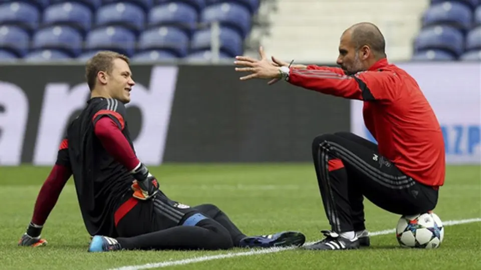 Pep Guardiola intentó probar a Manuel Neuer como medio en Bayern Munich