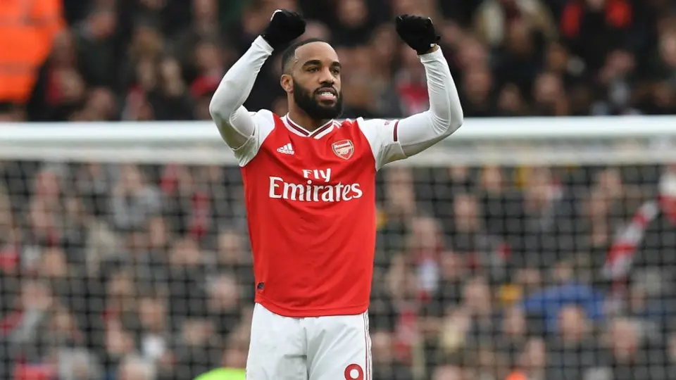Arsenal hiló su quinta victoria al derrotar al West Ham